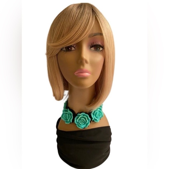 Synthetic Bob Wig - Picture 3 of 6